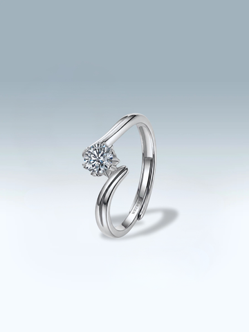 WryWry Moissanite Swoop Ring featuring a 0.5-carat sparkling moissanite gemstone in a sleek, elegant design.