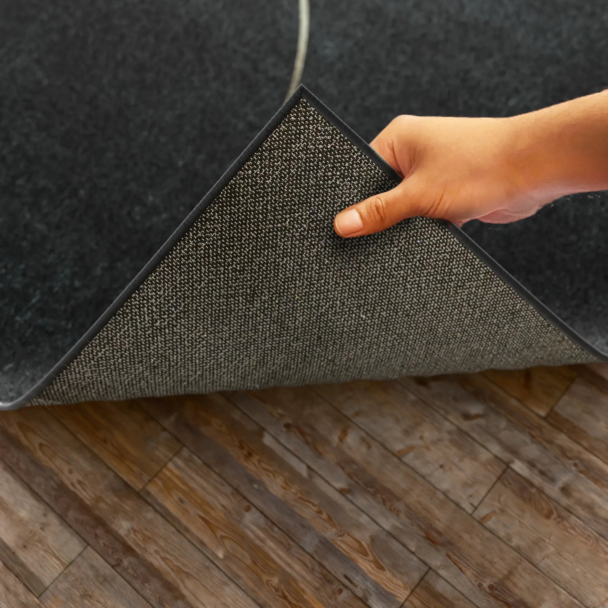 Ramiya – Minimal Rug