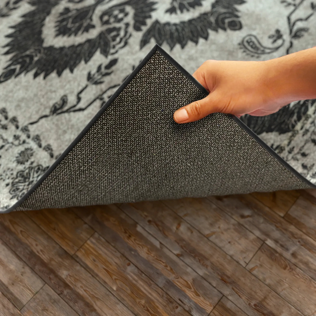 Nourane – Floral Rug