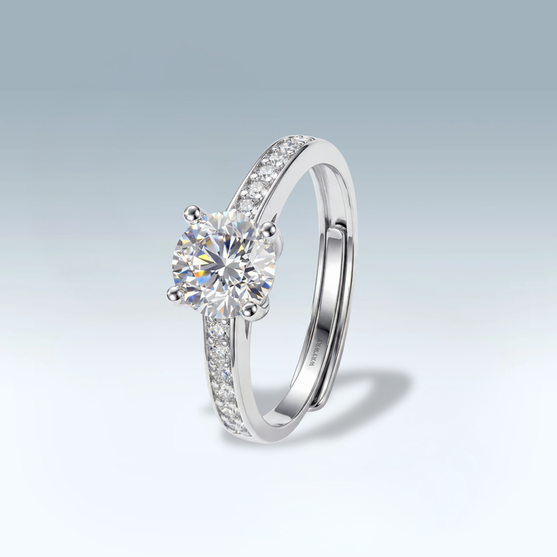 Moissanite Luméra Ring