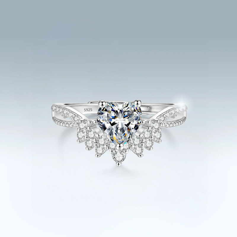 Moissanite Amora Ring