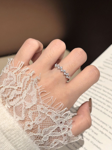 Moissanite ZigZag Ring - WRYWRY