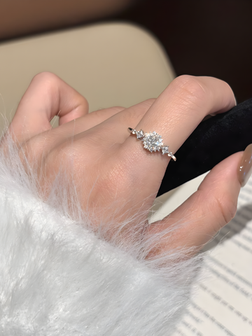 Moissanite Stella Ring - WRYWRY