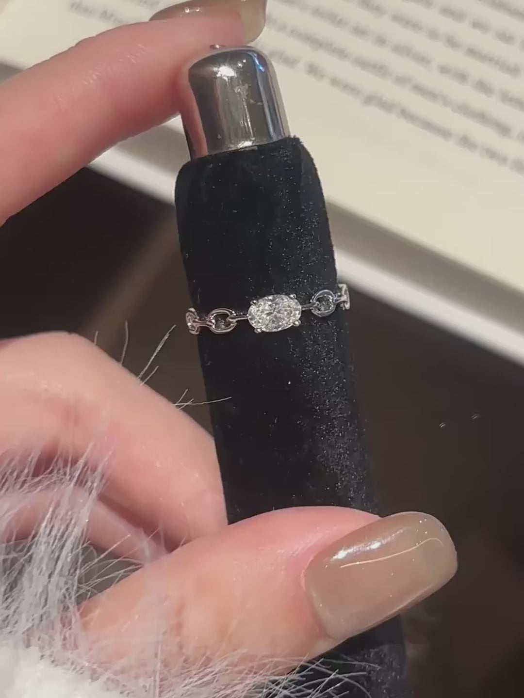 Moissanite Link Ring